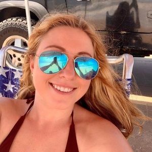 Meet your Posher, Desna